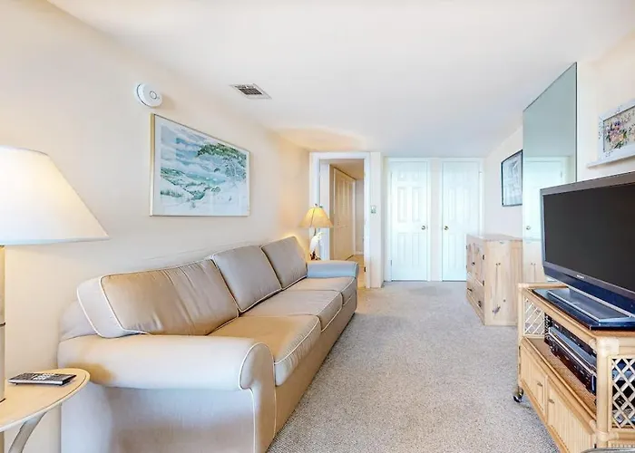 Oceanfront Getaway With Free Wifi A Private Washer & Dryer Shared Pool & Tennis Holiday home
