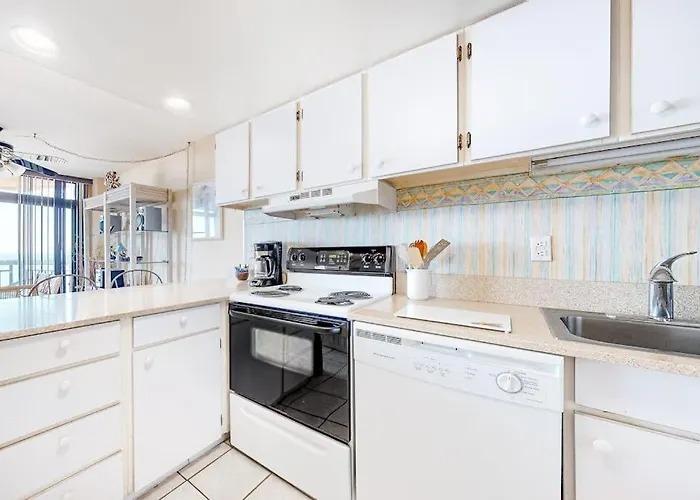 Holiday home Oceanfront Getaway With Free Wifi A Private Washer & Dryer Shared Pool & Tennis